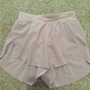 Lululemon 2.5 shorts size 0 baby pink